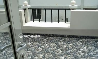 Rumah di Taman England Sentul City