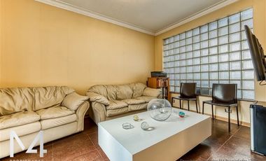 Casa en venta de 4 dorm. en Ñuñoa