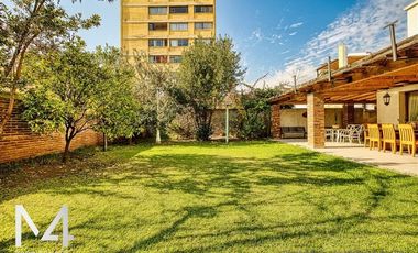 Casa en venta de 4 dorm. en Ñuñoa