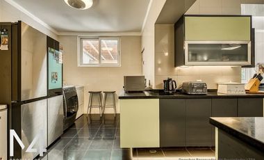 Casa en venta de 4 dorm. en Ñuñoa