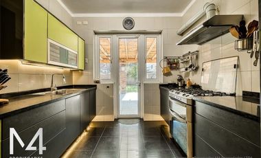 Casa en venta de 4 dorm. en Ñuñoa