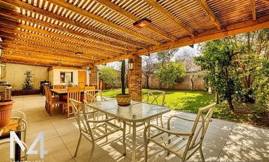 Casa en venta de 4 dorm. en Ñuñoa