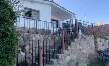 Hermosa Casa en Villa Carlos Paz, frente a la cruz de palo.