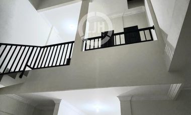 Rumah Lokasi Sejuk di Harapan Indah Cluster Ifolia, Bekasi Jawa Barat