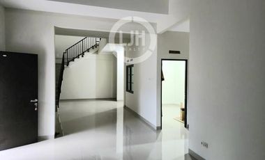 Rumah Lokasi Sejuk di Harapan Indah Cluster Ifolia, Bekasi Jawa Barat