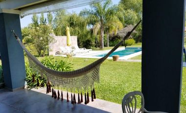 Importante casa estilo Campo en Haras del Sur 1