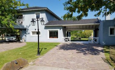Importante casa estilo Campo en Haras del Sur 1