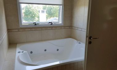 Importante casa estilo Campo en Haras del Sur 1