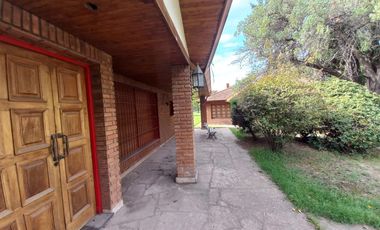 Casa en venta de 6 dormitorios c/ cochera en Paso del Rey