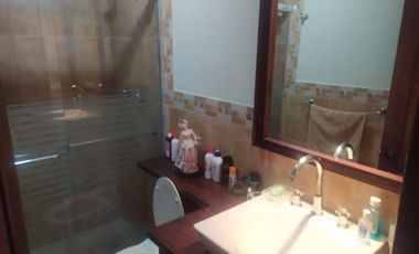 Venta- Casa de venta amplia acogedora en zona segura. ¡Disfruta de la tranquilidad y seguridad de una urbanización privada!