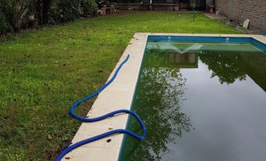 Importante Casa en Venta en Paso del Rey, Calle Claudio Maria Yoly