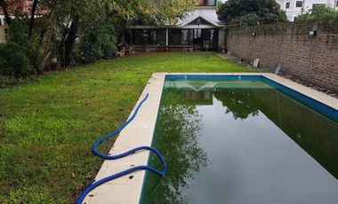 Importante Casa en Venta en Paso del Rey, Calle Claudio Maria Yoly