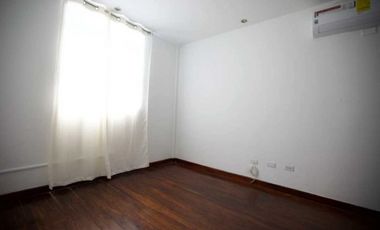 ALQUILO APTO AMOBLADO EN CASCO ANTIGUO