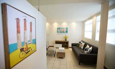 ALQUILO APTO AMOBLADO EN CASCO ANTIGUO