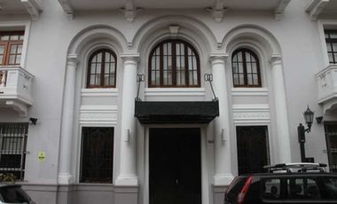 ALQUILO APTO AMOBLADO EN CASCO ANTIGUO