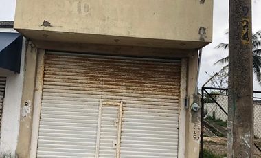 Local Comercial con Oficinas y Terreno en venta sobre la Av. Transistmica.