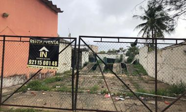 Local Comercial con Oficinas y Terreno en venta sobre la Av. Transistmica.