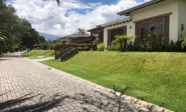 EN CHECHA, URBANIZACIÓN PAKAKUNA, SE VENDE HERMOSA CASA DE LUJO