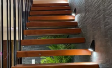 MODERNA CASA EN ZONA DORADA. TERRENO 1131M y 577M CON 4 RECAMAS Y GYM O ESTUDIO 10 AUTOS