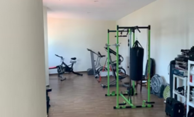 MODERNA CASA EN ZONA DORADA. TERRENO 1131M y 577M CON 4 RECAMAS Y GYM O ESTUDIO 10 AUTOS
