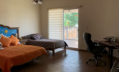 MODERNA CASA EN ZONA DORADA. TERRENO 1131M y 577M CON 4 RECAMAS Y GYM O ESTUDIO 10 AUTOS