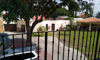 MODERNA CASA EN ZONA DORADA. TERRENO 1131M y 577M CON 4 RECAMAS Y GYM O ESTUDIO 10 AUTOS