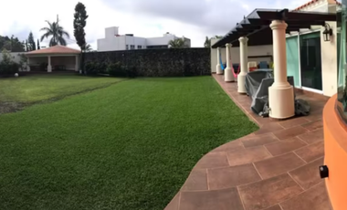 MODERNA CASA EN ZONA DORADA. TERRENO 1131M y 577M CON 4 RECAMAS Y GYM O ESTUDIO 10 AUTOS