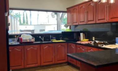 MODERNA CASA EN ZONA DORADA. TERRENO 1131M y 577M CON 4 RECAMAS Y GYM O ESTUDIO 10 AUTOS