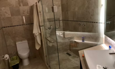 MODERNA CASA EN ZONA DORADA. TERRENO 1131M y 577M CON 4 RECAMAS Y GYM O ESTUDIO 10 AUTOS