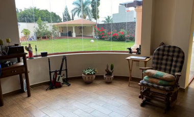 MODERNA CASA EN ZONA DORADA. TERRENO 1131M y 577M CON 4 RECAMAS Y GYM O ESTUDIO 10 AUTOS