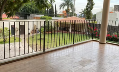 MODERNA CASA EN ZONA DORADA. TERRENO 1131M y 577M CON 4 RECAMAS Y GYM O ESTUDIO 10 AUTOS