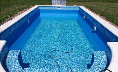 Casa quinta, depósito y piscina sobre 2 Has. Puerto Tirol.