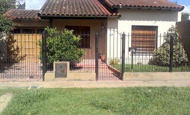 Casa en venta en Burzaco Este