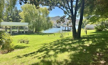 QUEBRADA HONDA Agua Profunda Orilla 84 mts Lago Rapel