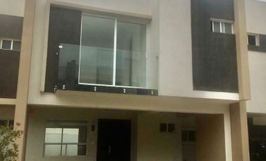 Casa en Toluca por aeropuerto residencial paseo arboleda por santin