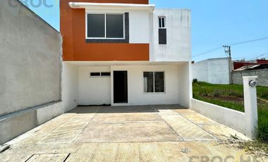 Casa nueva en venta en Coatepec Veracruz Fraccionamiento Lirios