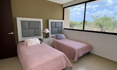 Casa de 3 recámaras en privada con amenidades en Conkal, Mérida