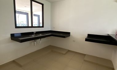 Casa de 3 recámaras en privada con amenidades en Conkal, Mérida