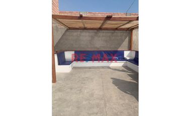 Hermosa Casa De Playa Con Piscina Precio Negociable