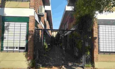 OPORTUNIDAD PRECIOSO DUPLEX 3 AMBIENTES CON  COCHERA JARDIN Y PATIO