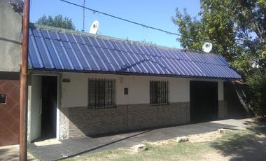 Casa en venta - 2 dormitorios 1 Baño - Cochera - Punta Lara, Ensenada