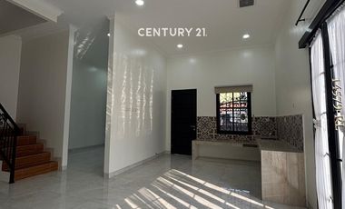 Dijual Rumah BrandNew American Classic Dipinggir Jalan Raya