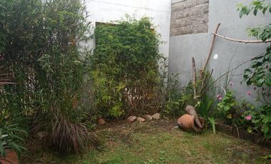 VENDE PH al frente 3 amb. con jardín y garaje. En Remedios de Escalada