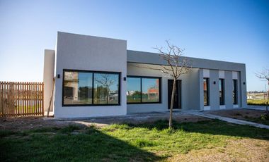 Susana Aravena Propiedades-Casa en venta en  San Sebastián
