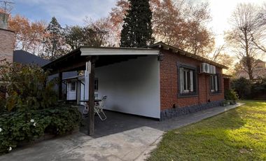 Chalet con dpto en venta