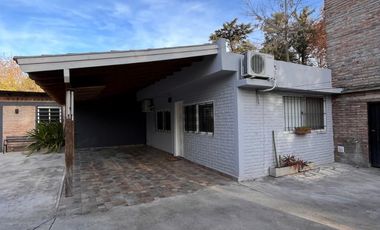 Chalet con dpto en venta
