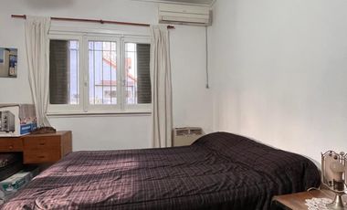 Chalet con dpto en venta