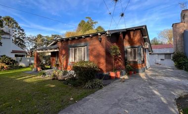 Chalet con dpto en venta