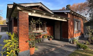 Chalet con dpto en venta