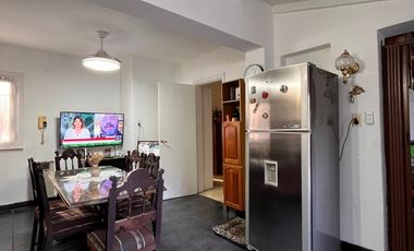 Chalet con dpto en venta